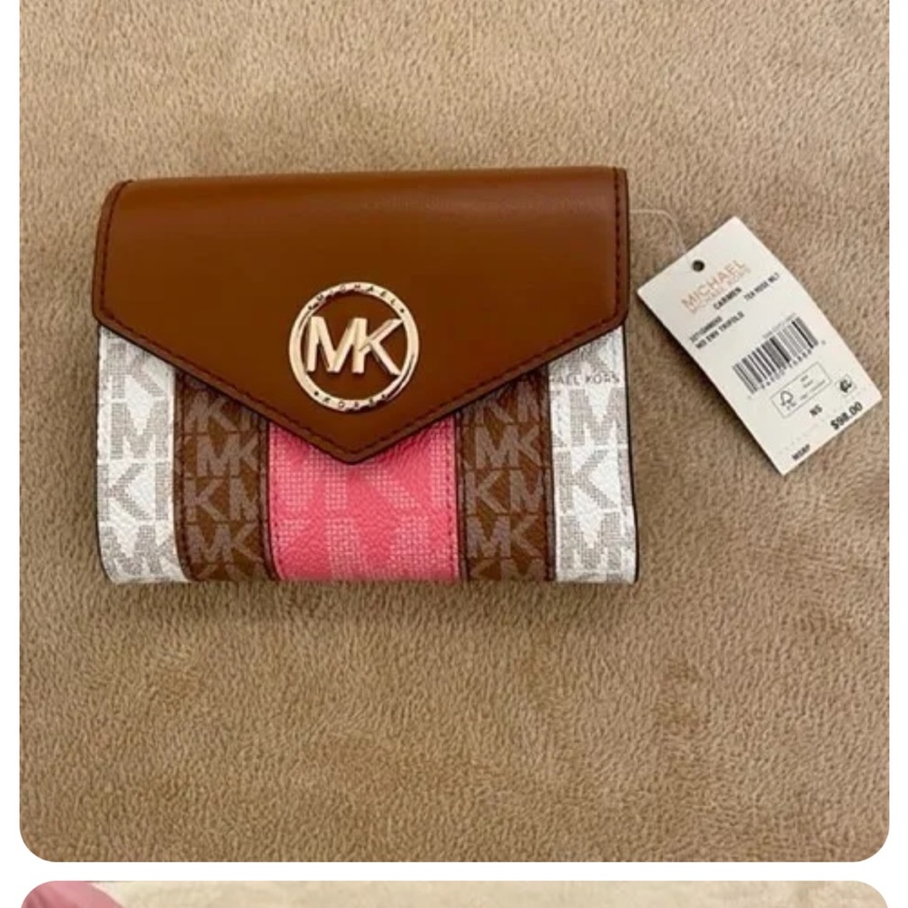 LOOKING FOR THIS WALLET!!!Please inbox me if you know anyone selling one.